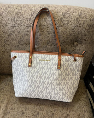 Michael Kors MK Voyager Tote Bag With Side Pocket & Dust Bag (Beige Brown 2003)