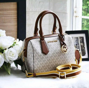 Michael Kors Boston Beige With Dust Bag (71012 Beige Brown)