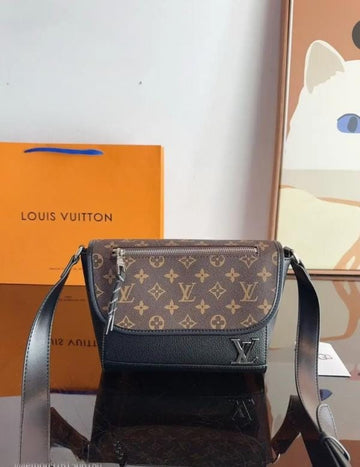 Louis Vuitton LV Monogram Eclipse Canvas Messenger Bag With OG Box & Dust Cover High Quality 12681