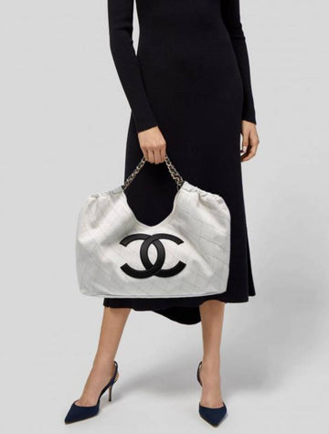 Chanel_Coco Beach white Black Diamond Quilted tote Bag With Orignal Box