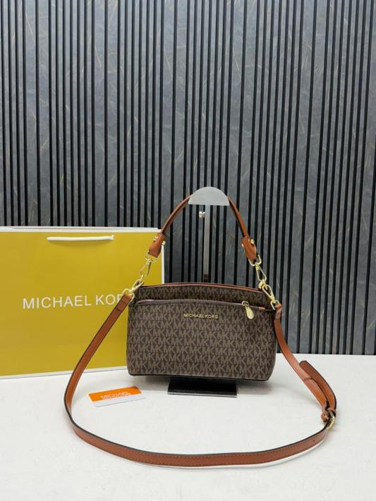 Michaell Kors CB Jet Set Shoulder Bag With Original Dustcover Tags And Carry Bag