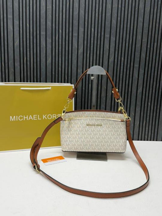 Michaell Kors CB Jet Set Shoulder Bag With Original Dustcover Tags And Carry Bag