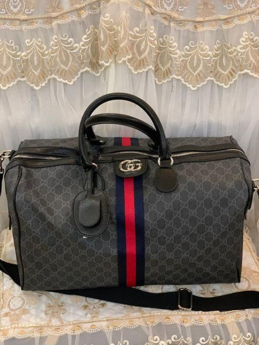 Guccii duffle bag premium quality with dust cover