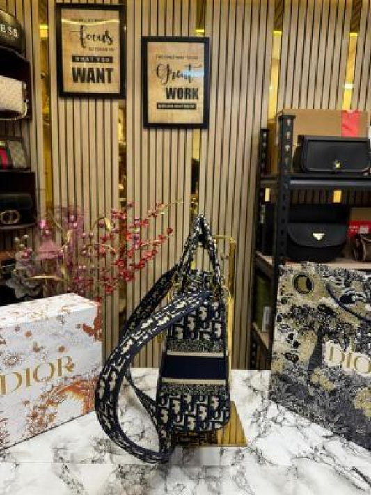 Dior_Lady_Oblique_With_Box_Dustbag_And_CarryBag_(Blue-78806)
