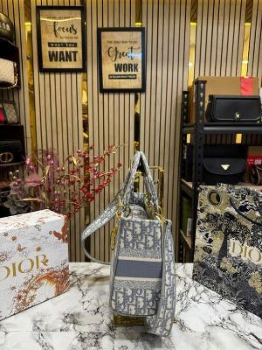 Dior_Lady_Oblique_With_Box_Dustbag_And_CarryBag_(Grey-78806)